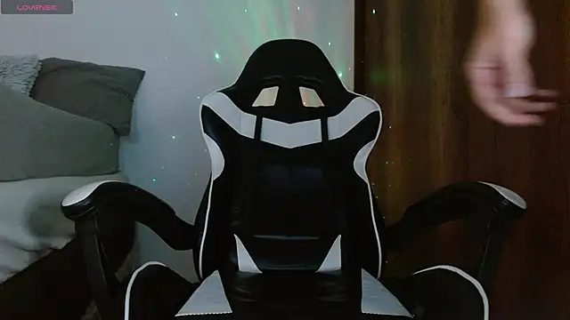 Noah jhonsonn online show from January 2025 01:41:01 PM