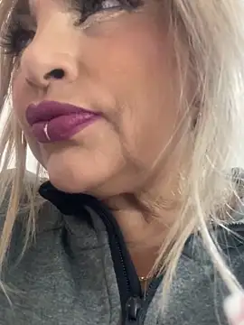 scarlett sexx69 online show from September 2025 06:45:01 PM