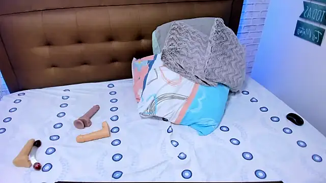 olivia love  online show from December 2024 07:11:02 PM