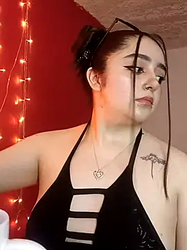 IvonneT online show from September 2025 11:28:02 PM