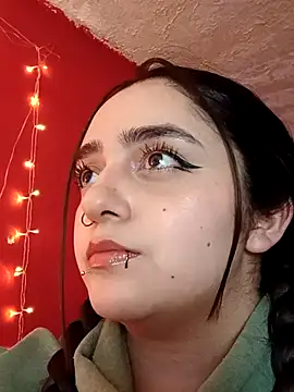 IvonneT online show from October 2025 12:16:01 AM