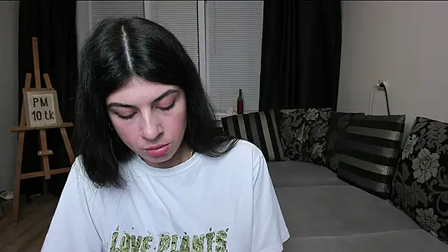 Snapshot of MolagAnna chatting on May 2026 07:20:02 PM MolagAnna online show from May 2026 07:20:02 PM