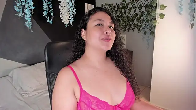 Snapshot of alixon_fiore5 chatting on June 2026 07:35:01 AM alixon fiore5 online show from June 2026 07:35:01 AM