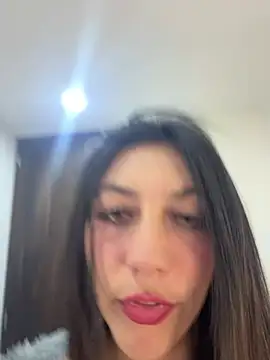 Snapshot of MiaJones21 chatting on July 2026 01:16:01 AM MiaJones21 online show from July 2026 01:16:01 AM