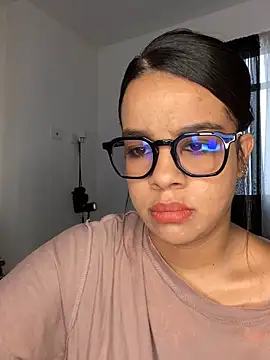 trianawhite online show from December 2024 03:44:02 PM