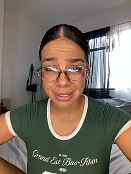 Snapshot of trianawhite chatting on January 2026 03:17:01 PM trianawhite online show from January 2026 03:17:01 PM