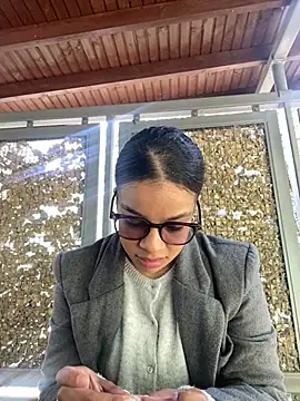 Snapshot of trianawhite chatting on February 2026 04:47:01 PM trianawhite online show from February 2026 04:47:01 PM