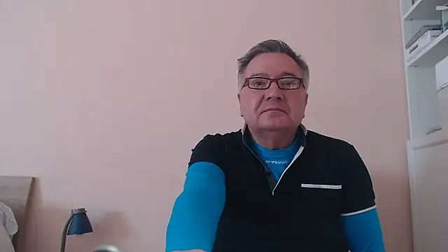 YOU6me online show from February 2025 09:22:01 AM