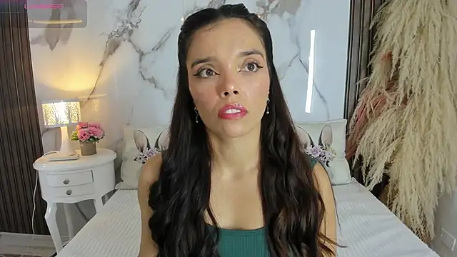 hannahill69 online show from February 2026 04:55:01 AM