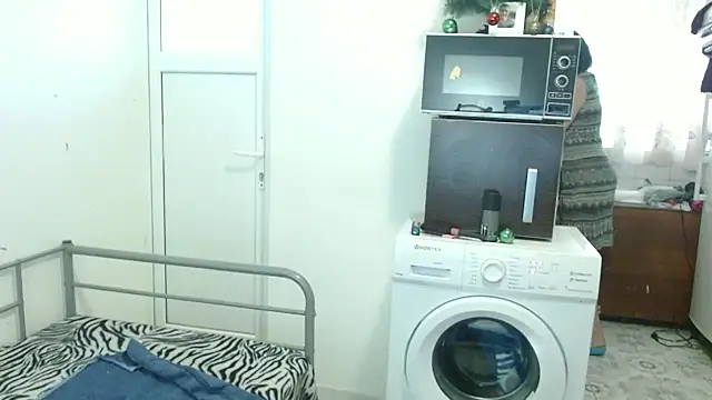 Snapshot of RidemerafSuzana chatting on February 2025 01:28:02 PM RidemerafSuzana online show from February 2025 01:28:02 PM