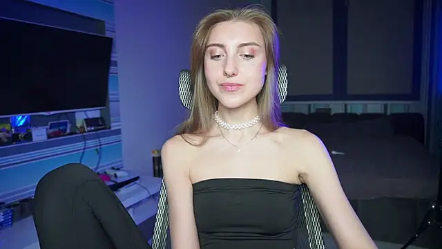 CassiaBlade1 online show from October 2025 04:26:01 PM