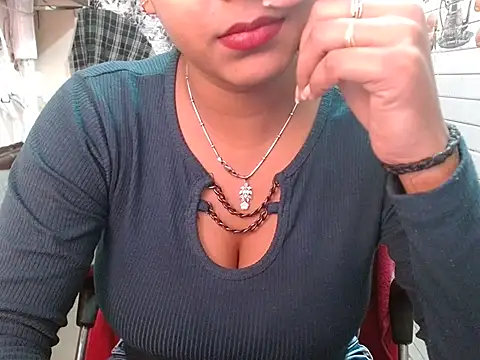 LovingPihu online show from February 2026 05:22:02 AM