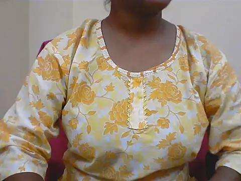 Snapshot of LovingPihu chatting on July 2026 05:11:01 AM LovingPihu online show from July 2026 05:11:01 AM