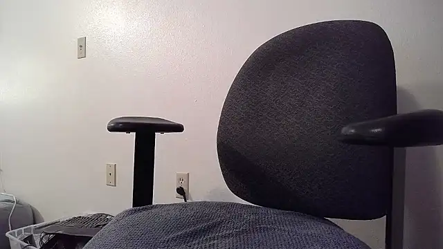 Snapshot of TrevorSteele chatting on January 2026 04:48:02 AM TrevorSteele online show from January 2026 04:48:02 AM