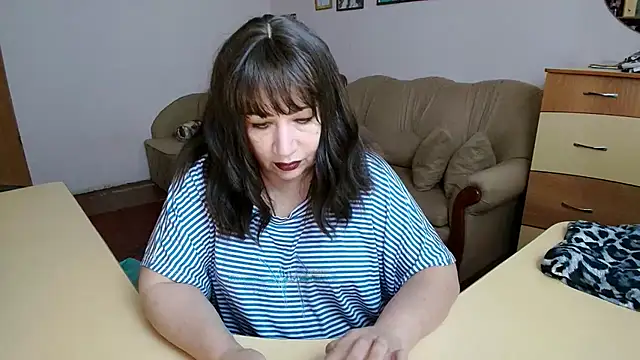 Lucretia Goldi  online show from October 2025 12:25:01 PM