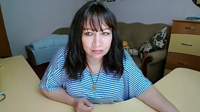 Lucretia Goldi  online show from October 2025 08:42:01 PM