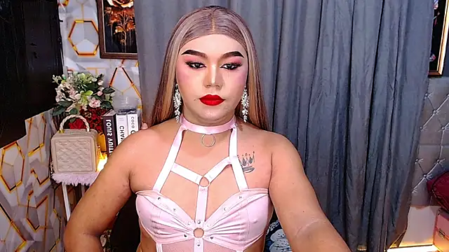 Snapshot of SweetCumFrancine chatting on June 2026 05:06:02 AM SweetCumFrancine online show from June 2026 05:06:02 AM