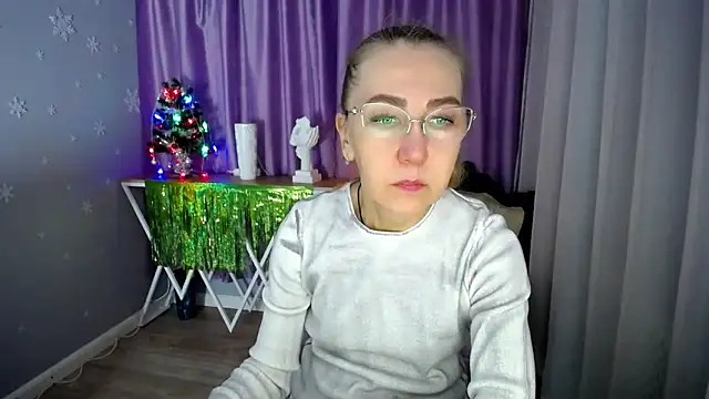 queen a n i online show from January 2025 04:06:01 AM