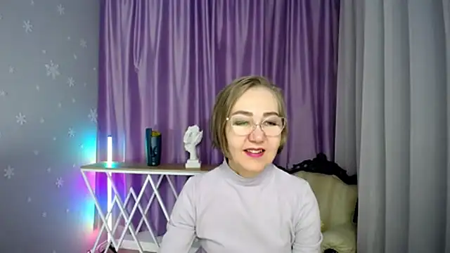 queen a n i online show from November 2025 10:37:02 AM