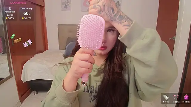 Miley Baker online show from October 2025 02:25:02 PM