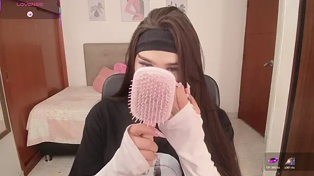 Snapshot of Miley_Baker chatting on December 2025 03:30:01 PM Miley Baker online show from December 2025 03:30:01 PM