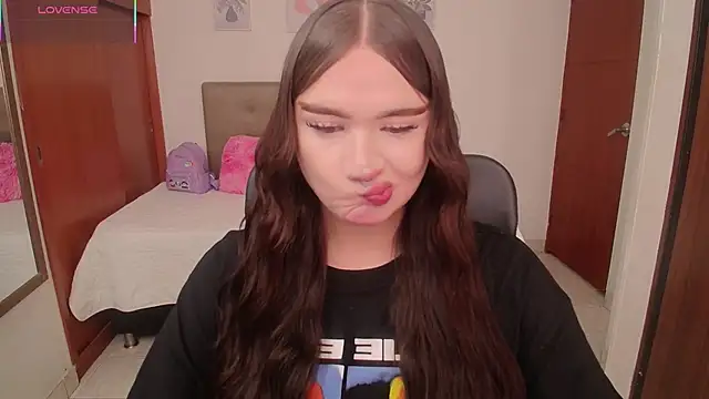 Snapshot of Miley_Baker chatting on February 2026 03:28:01 PM Miley Baker online show from February 2026 03:28:01 PM