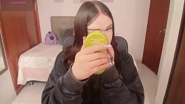 Snapshot of Miley_Baker chatting on February 2026 03:16:02 PM Miley Baker online show from February 2026 03:16:02 PM