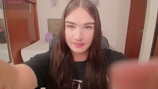 Snapshot of Miley_Baker chatting on February 2026 01:32:02 PM Miley Baker online show from February 2026 01:32:02 PM