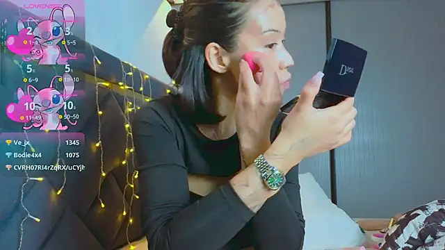 Mia Tin online show from January 2025 12:48:02 PM