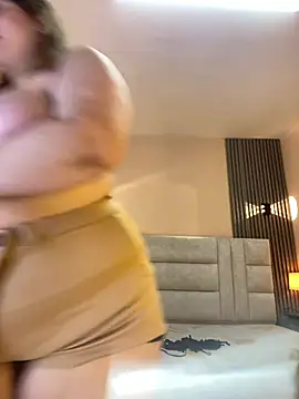 EYMI TOMSOM online show from March 2025 11:40:02 AM