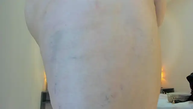 EYMI TOMSOM online show from October 2025 10:38:02 AM