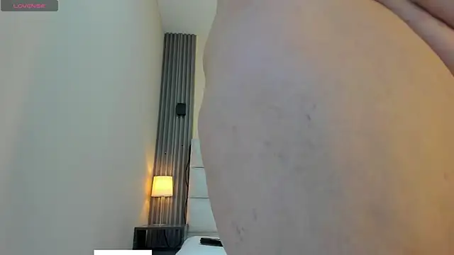 EYMI TOMSOM online show from December 2025 10:35:01 AM