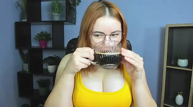 Snapshot of LAYLAxSTAR chatting on February 2025 07:33:01 AM LAYLAxSTAR online show from February 2025 07:33:01 AM