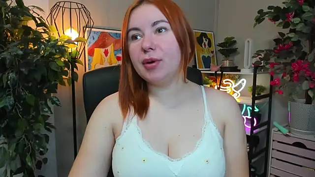 Snapshot of LAYLAxSTAR chatting on November 2025 07:30:02 AM LAYLAxSTAR online show from November 2025 07:30:02 AM