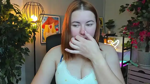 Snapshot of LAYLAxSTAR chatting on November 2025 07:30:01 AM LAYLAxSTAR online show from November 2025 07:30:01 AM