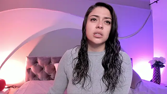 Snapshot of Nicolle_W chatting on February 2025 11:52:01 AM Nicolle W online show from February 2025 11:52:01 AM