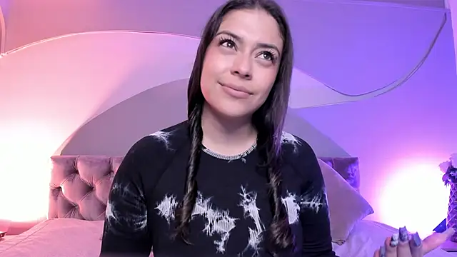 Snapshot of Nicolle_W chatting on February 2025 11:52:01 AM Nicolle W online show from February 2025 11:52:01 AM