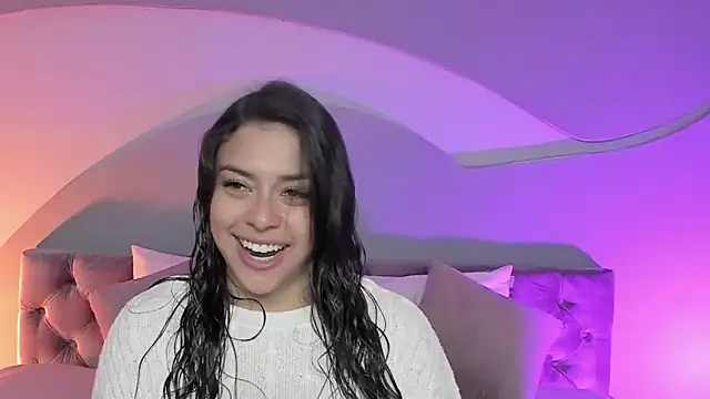 Snapshot of Nicolle_W chatting on March 2025 12:06:02 PM Nicolle W online show from March 2025 12:06:02 PM