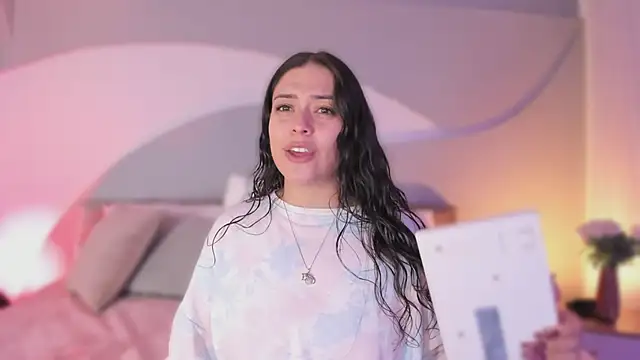 Snapshot of Nicolle_W chatting on September 2025 11:56:01 AM Nicolle W online show from September 2025 11:56:01 AM