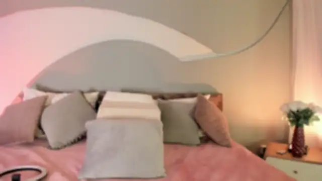 Snapshot of Nicolle_W chatting on September 2025 11:55:02 AM Nicolle W online show from September 2025 11:55:02 AM