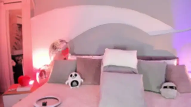 Snapshot of Nicolle_W chatting on October 2025 11:55:02 AM Nicolle W online show from October 2025 11:55:02 AM