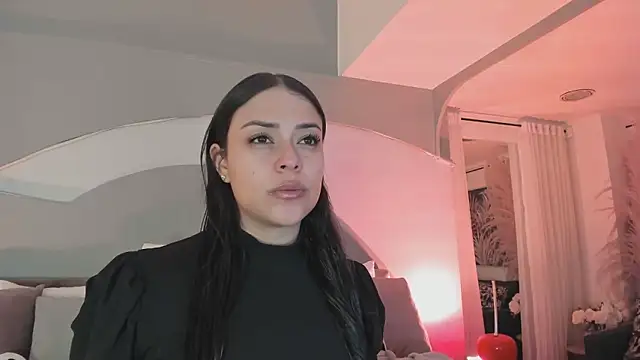 Snapshot of Nicolle_W chatting on October 2025 12:01:02 PM Nicolle W online show from October 2025 12:01:02 PM