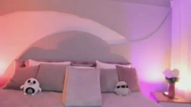 Snapshot of Nicolle_W chatting on October 2025 11:55:01 AM Nicolle W online show from October 2025 11:55:01 AM