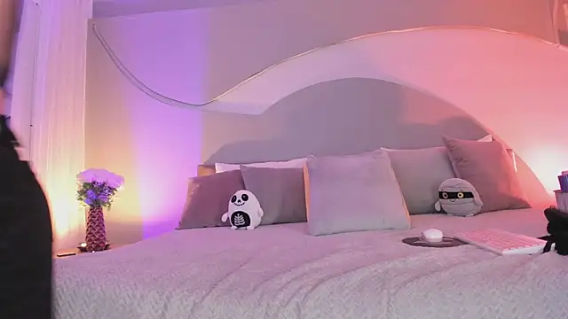 Snapshot of Nicolle_W chatting on October 2025 11:55:02 AM Nicolle W online show from October 2025 11:55:02 AM