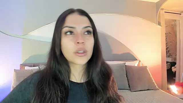 Snapshot of Nicolle_W chatting on November 2025 11:43:01 AM Nicolle W online show from November 2025 11:43:01 AM