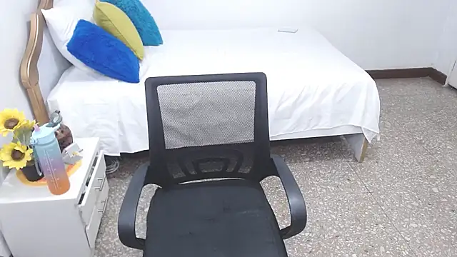 emiliaa hot online show from January 2025 10:35:02 PM