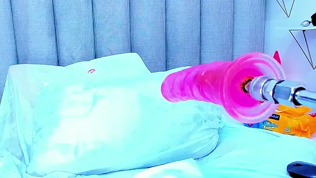 keyllaa  online show from February 2025 11:48:02 PM