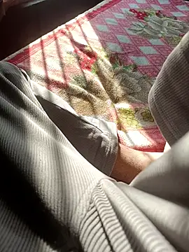 Snapshot of LoLZzZz_ chatting on December 2025 10:13:02 AM LoLZzZz online show from December 2025 10:13:02 AM