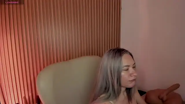 MarianL0ve online show from March 2025 10:55:02 AM