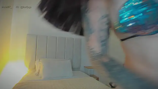 Ally Snow online show from April 2026 02:11:01 PM